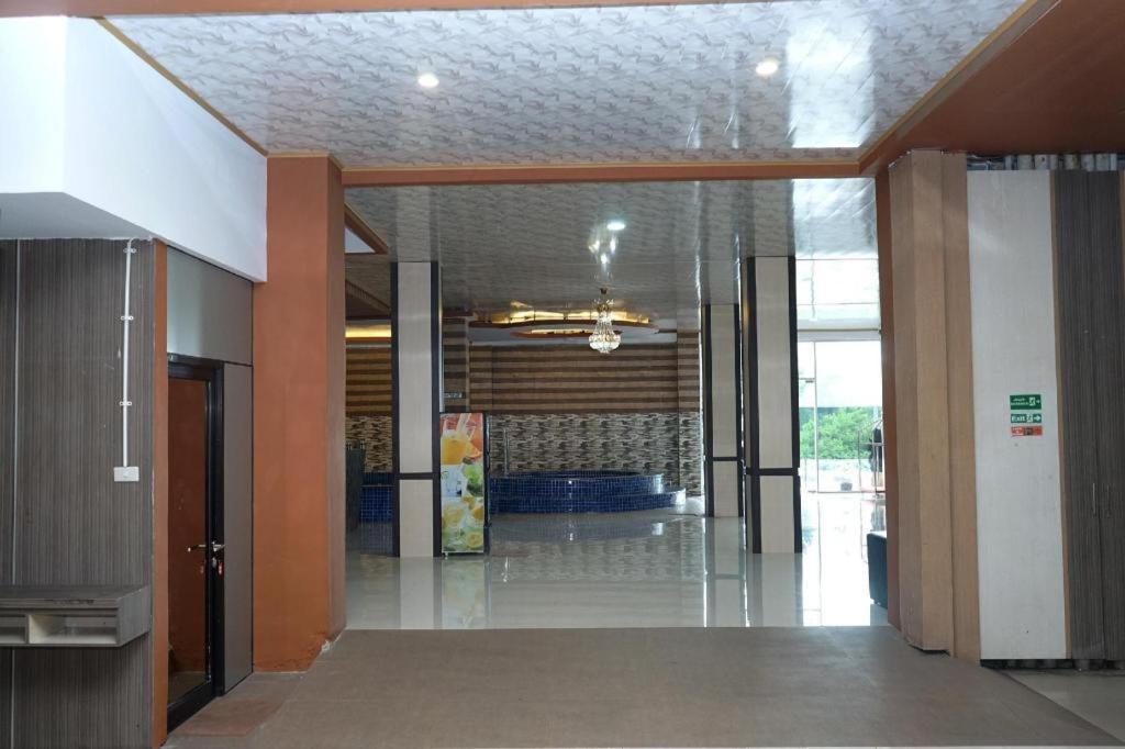 פאנגקאלפינאנג Grand Vella Hotel מראה חיצוני תמונה