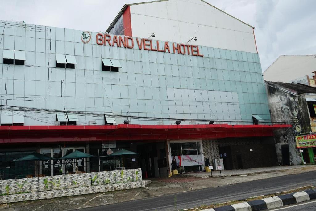 פאנגקאלפינאנג Grand Vella Hotel מראה חיצוני תמונה