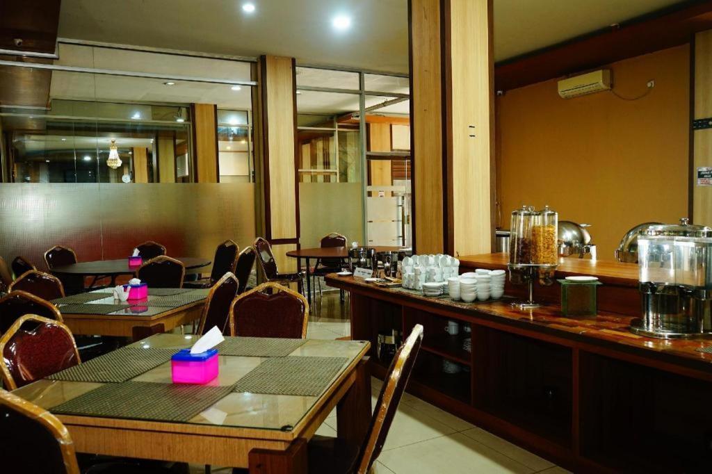 פאנגקאלפינאנג Grand Vella Hotel מראה חיצוני תמונה