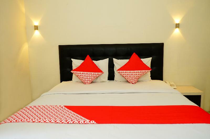 פאנגקאלפינאנג Grand Vella Hotel מראה חיצוני תמונה
